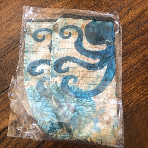 ⭐️ New Colorful Octopus Graphic Make Up Carryall Canvas Zip Top Pouch OS - Picture 8 of 8